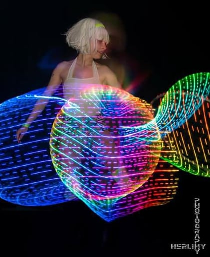 Gallery photo 4 of Julie Elizabeth Performance Art