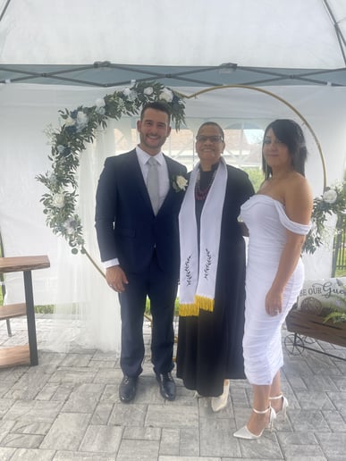 Gallery photo 7 of Julio Mobil notary and wedding officiant