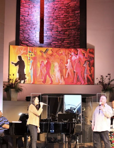 Gallery photo 10 of Jun Jamosmos Live Stage Painter-Artist