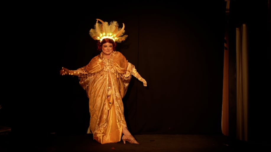 Gallery photo 3 of Juni Beurre Amie Burlesque & Drag