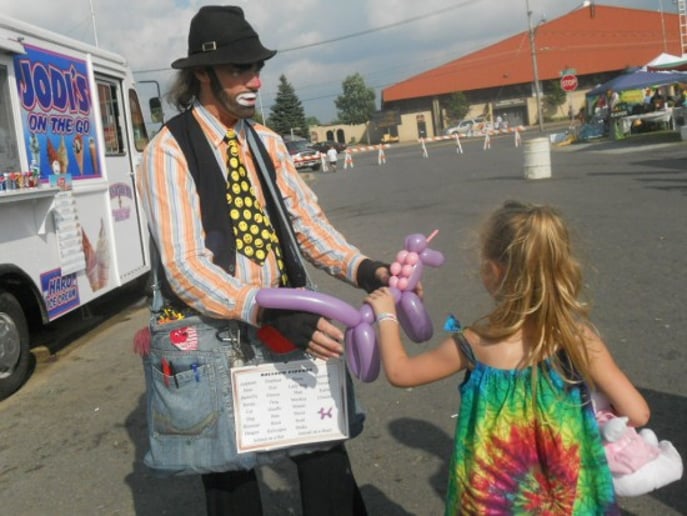 Gallery photo 5 of Chee Chee the Clown
