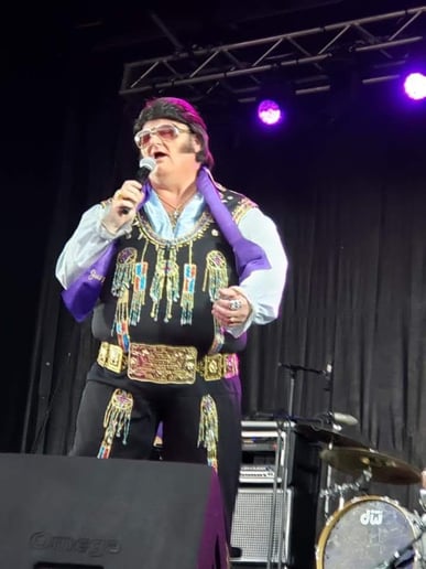 Gallery photo 6 of Just Pretend A Tribute To  Elvis