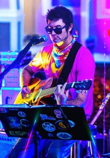 Gallery photo 2 of Justin Heter Pan