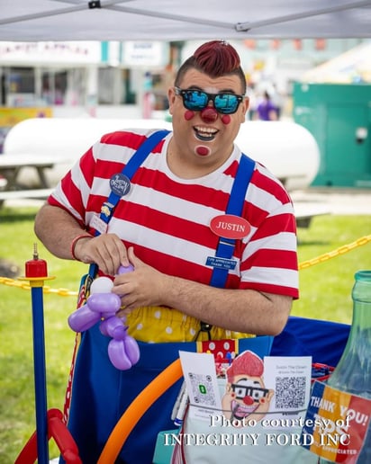 Gallery photo 1 of Justin the Clown
