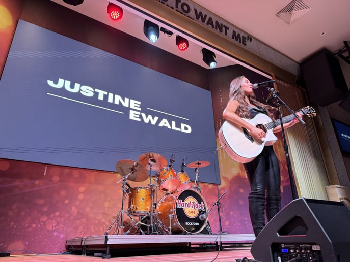 Gallery photo 4 of Justine Ewald