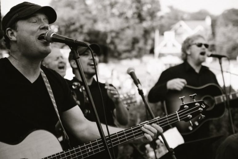 Gallery photo 6 of Kaleidoscope Eyes - Best Acoustic Beatles Tribute