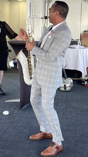 Gallery photo 4 of Kandoris Saxophonist