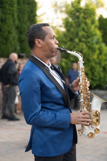 Gallery photo 1 of Kandoris Saxophonist
