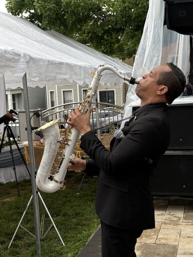 Gallery photo 6 of Kandoris Saxophonist