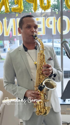 Gallery photo 7 of Kandoris Saxophonist
