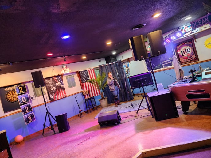 Gallery photo 3 of Karaoke with Jamie Leigh