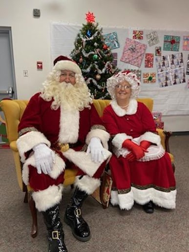 Gallery photo 6 of Karel King - Singing Santa Claus