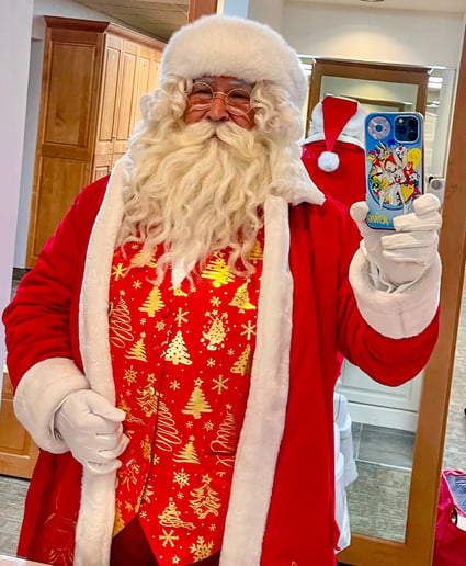 Gallery photo 1 of Karel King - Singing Santa Claus