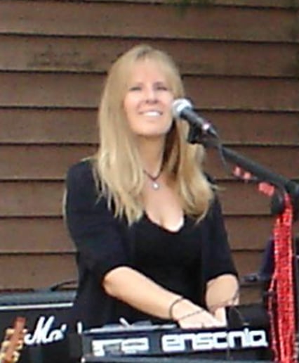 Gallery photo 3 of Karen Hart Band