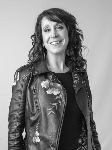 Hire Karen Schwarz - Stand-Up Comedian in Spring City, PA | GigSalad