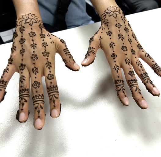 Gallery photo 3 of Kashi Henna