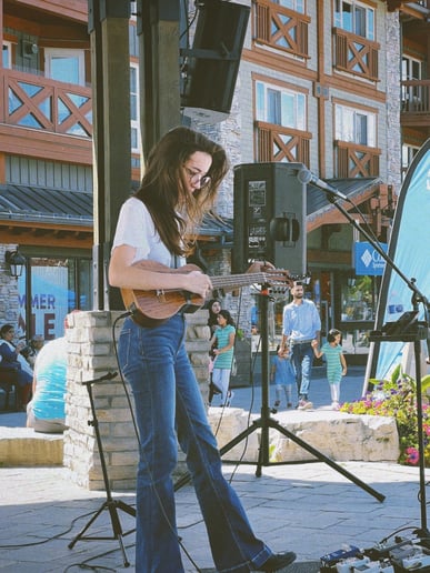 Gallery photo 2 of Kat Steeves