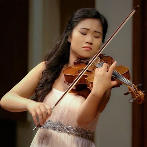 Gallery photo 1 of Kate Moran (violist)