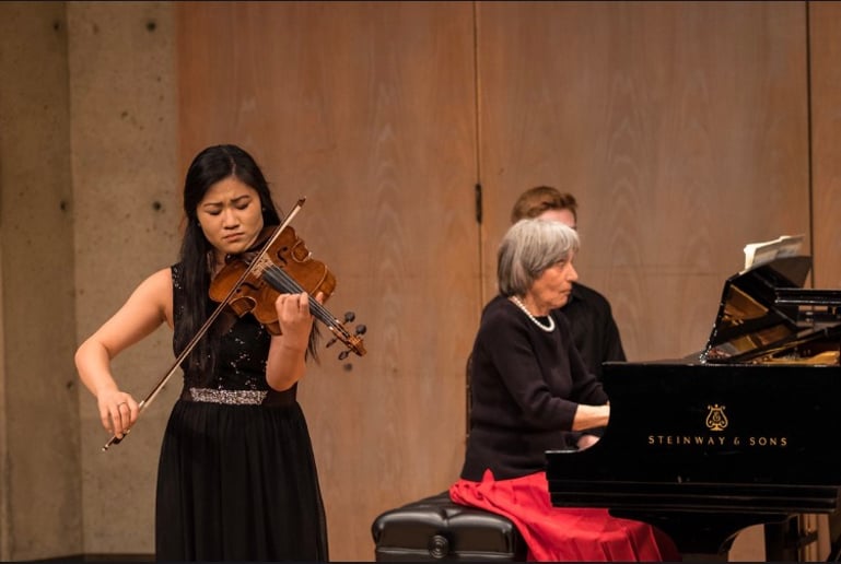 Gallery photo 3 of Kate Moran (violist)