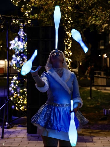 Gallery photo 6 of Kathryn Carr Juggler