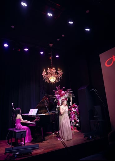 Gallery photo 2 of Katie Fraser, Mezzo Soprano
