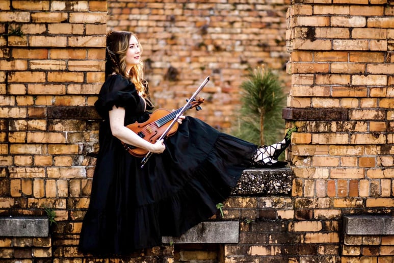 Gallery photo 2 of Katy Herndon - Violinist