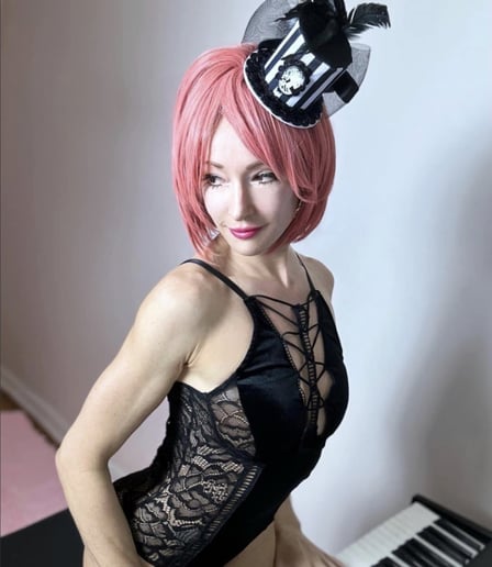 Gallery photo 24 of Katy Mikelle