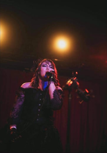 Gallery photo 3 of Kay Azna