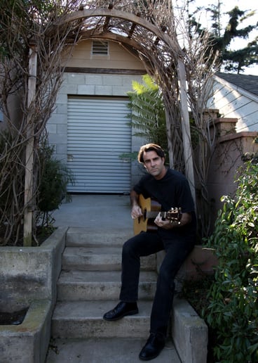 Gallery photo 2 of Keith Lynch Guitarist & Vocalist