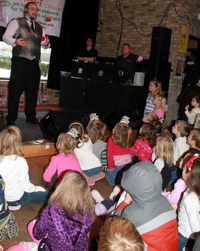 Gallery photo 6 of IYQ Entertainment