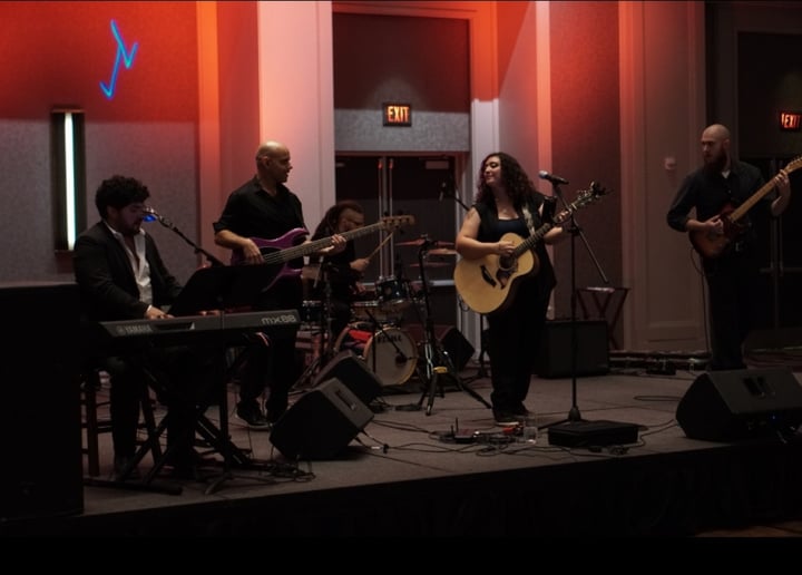 Gallery photo 4 of Kelany & the All-Nighters