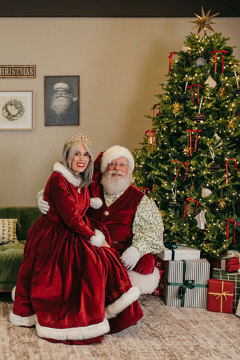 Gallery photo 3 of Kelly Claus