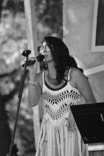 Gallery photo 1 of Kelly Joyner Live