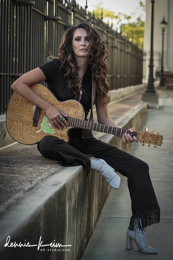 Gallery photo 4 of Kelly Joyner Live