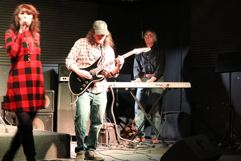 Gallery photo 8 of Kelly & the Poor Boys female-fronted CCR