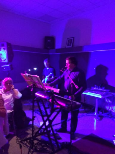 Gallery photo 3 of Kelvis And The Burnin Love Band