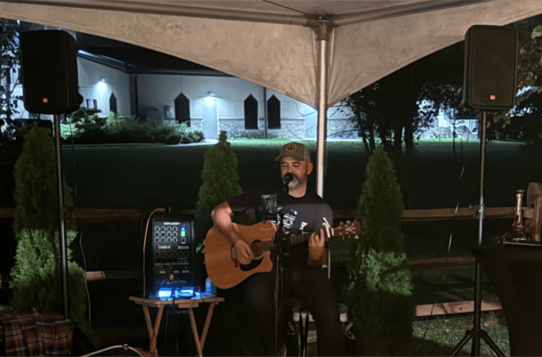 Gallery photo 3 of Ken Cooper - Acoustic Performer