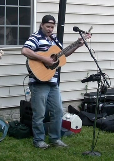 Gallery photo 4 of Kenny Holcomb