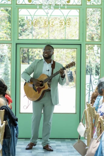 Gallery photo 6 of Rudy Lafrance: Interactive Roaming Wedding Guitarist