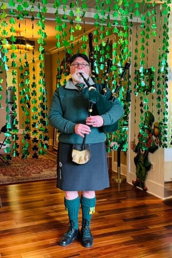 Gallery photo 4 of Kevin Angus - Bagpiping