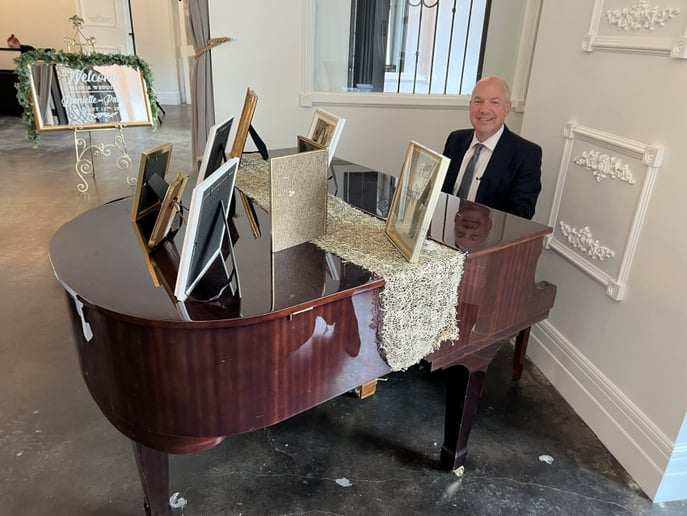 Gallery photo 1 of Kevin Robinson - Piano and Keys