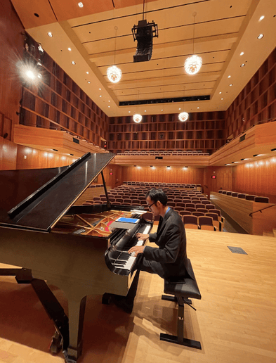 Gallery photo 5 of Kevin Wang Pianist