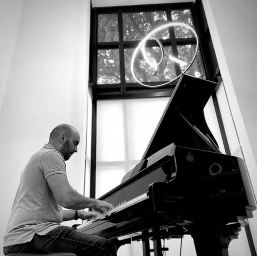Gallery photo 1 of Kev's Piano Bar