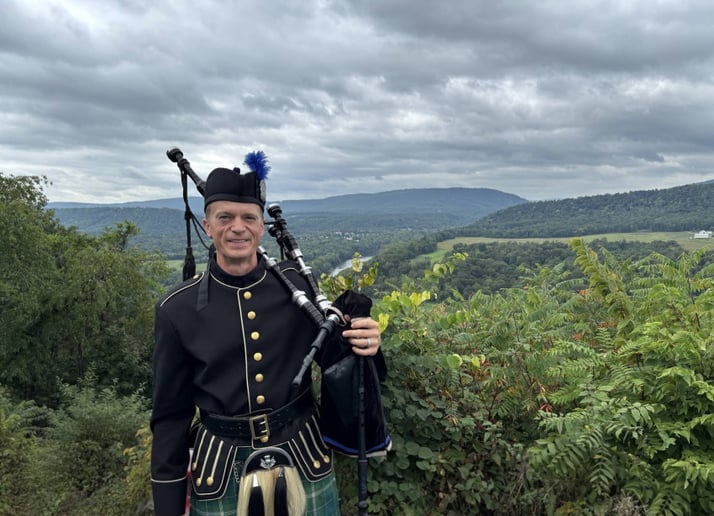 Gallery photo 1 of KIC Back Media Bagpipe Services