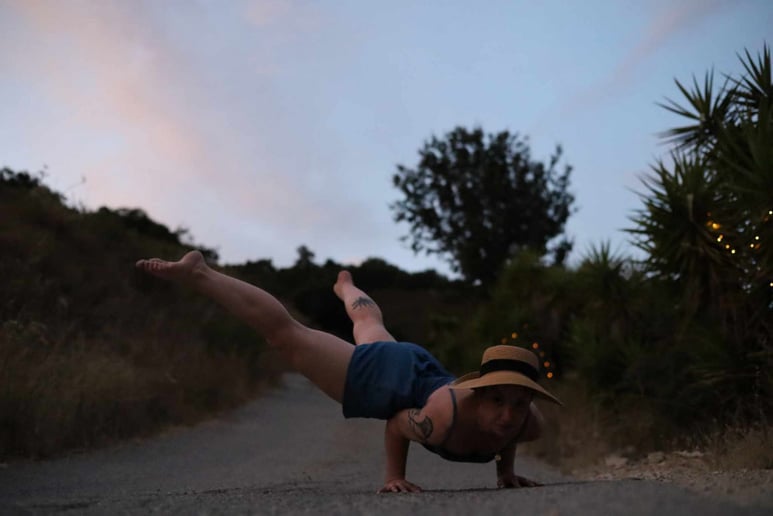 Gallery photo 7 of Kiki Contortion