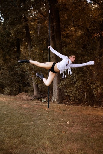 Gallery photo 5 of Kilo Kitty Buhrmaster - Pole Artist