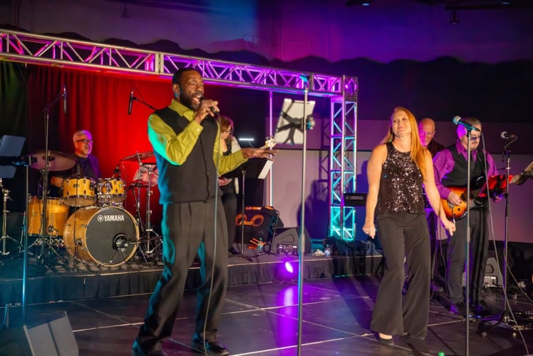 Gallery photo 1 of Kim & Company Band