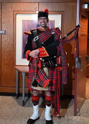 Gallery photo 8 of Kind-Hearted Bagpiper