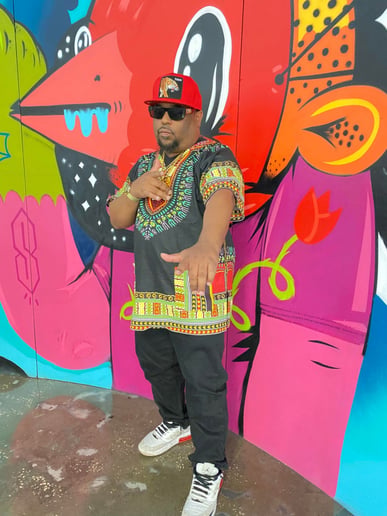 Gallery photo 2 of King Shorty Roc