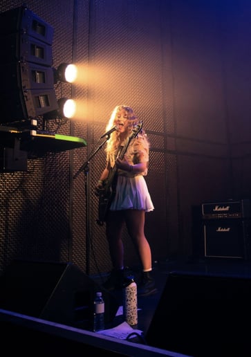 Gallery photo 2 of Kinsey Pearl